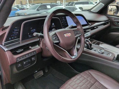 Used 2023 Cadillac Escalade Sport Platinum image 2