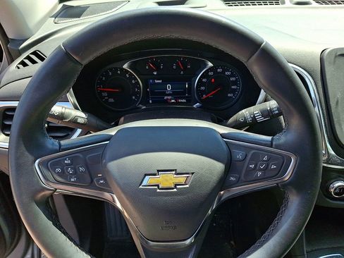 Used 2024 Chevrolet Equinox LT FWD image 18