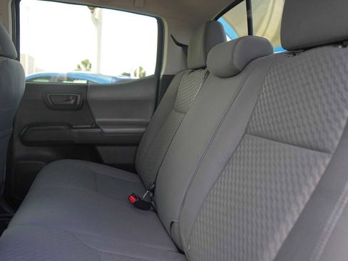 Used 2022 Toyota Tacoma SR w/ SR Convenience Package RWD image 14
