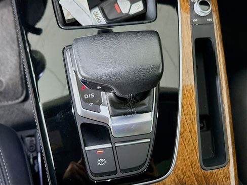 Used 2023 Audi Q5 2.0T Premium Plus w/ Premium Plus Package AWD/4WD image 23