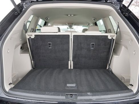 Certified 2025 Volkswagen Atlas SE image 18