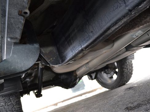 Used 2017 Chevrolet Silverado 1500 High Country image 68