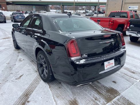 Used 2021 Chrysler 300 S image 5