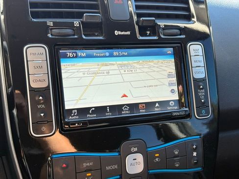 Used 2017 Nissan Leaf SV image 15