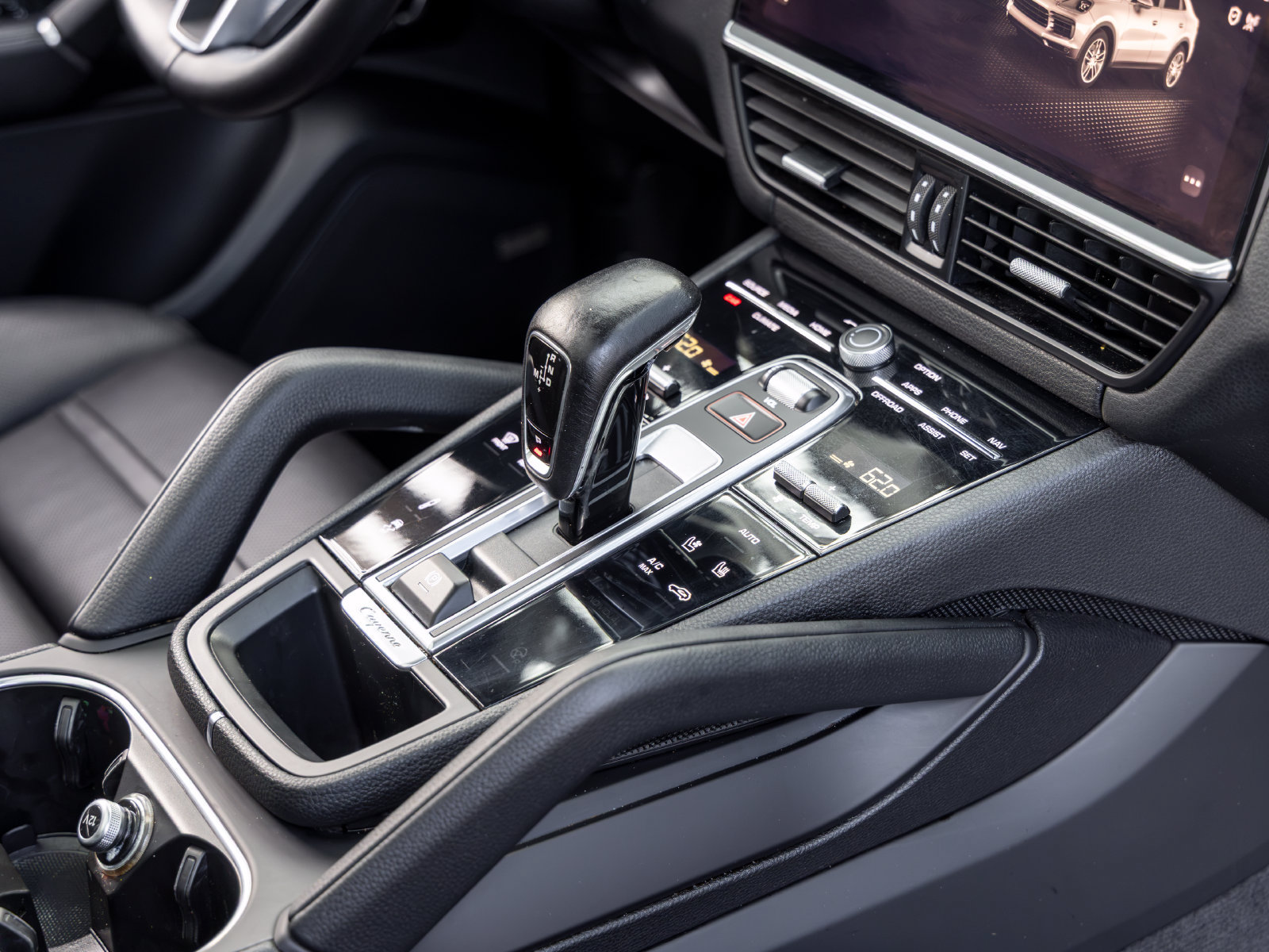 Certified 2022 Porsche Cayenne Platinum Edition AWD/4WD image 66