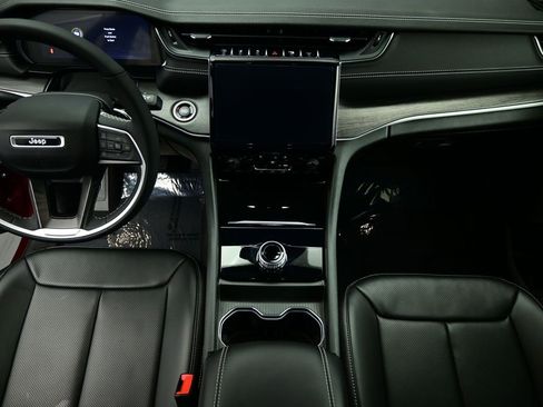 Used 2024 Jeep Grand Cherokee L Limited w/ Luxury Tech Group II image 6