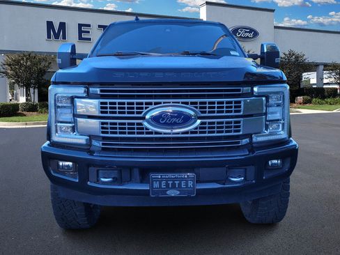 Used 2019 Ford F250 Platinum w/ Platinum Ultimate Package image 2