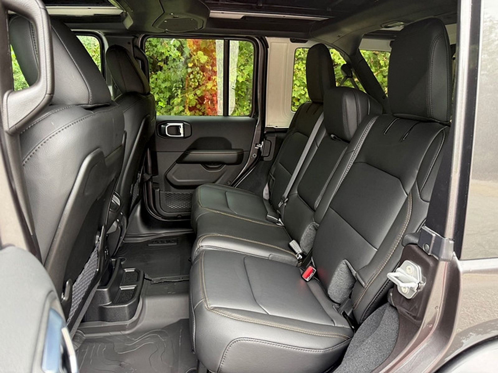 New 2027 Jeep Wrangler Unlimited Sahara AWD/4WD image 15