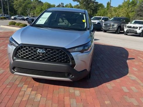 Used 2024 Toyota Corolla Cross L FWD image 6