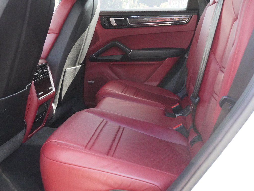 Used 2022 Porsche Cayenne GTS w/ Premium Package Plus AWD/4WD image 37