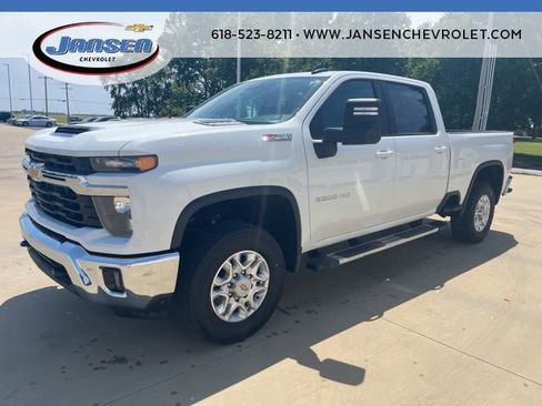Used 2025 Chevrolet Silverado 2500 LT AWD/4WD image 3