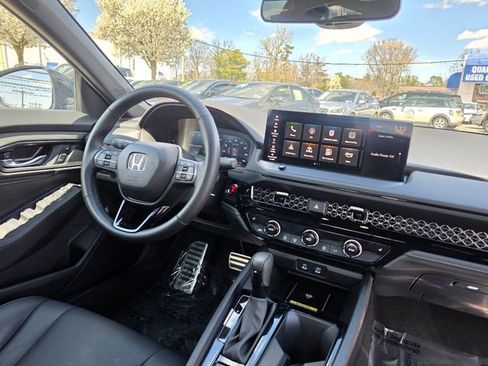 Used 2025 Honda Accord Sport image 13
