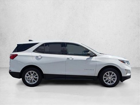 Used 2019 Chevrolet Equinox LS w/ LS Convenience Package FWD image 4