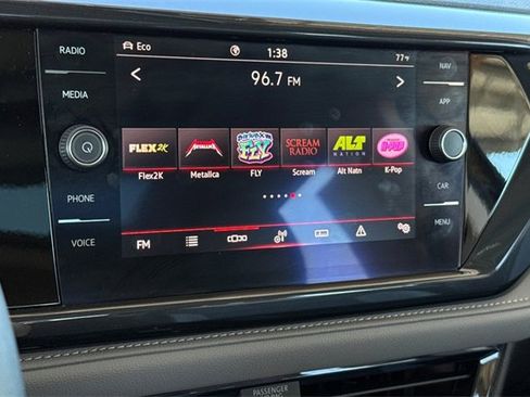 Used 2022 Volkswagen Taos SEL image 24