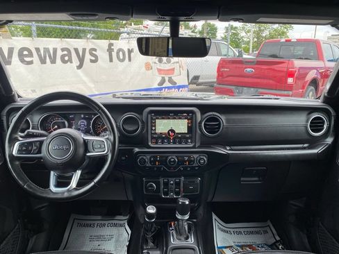 Used 2020 Jeep Wrangler Unlimited Sahara w/ Dual Top Group AWD/4WD image 20