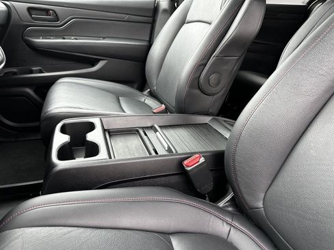 Certified 2024 Honda Odyssey Sport image 17