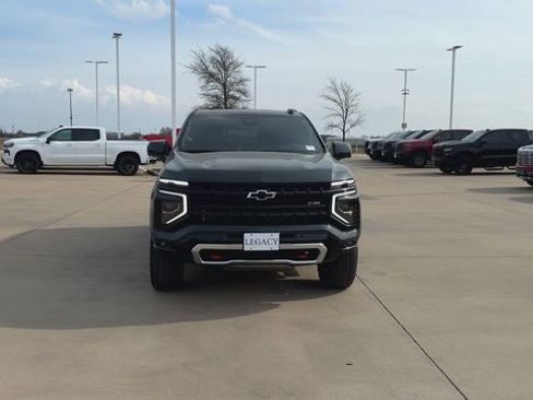 New 2026 Chevrolet Suburban Z71 w/ Z71 Off-Road Package image 3