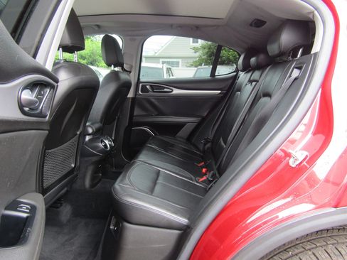 Used 2018 Alfa Romeo Stelvio Ti AWD/4WD image 19