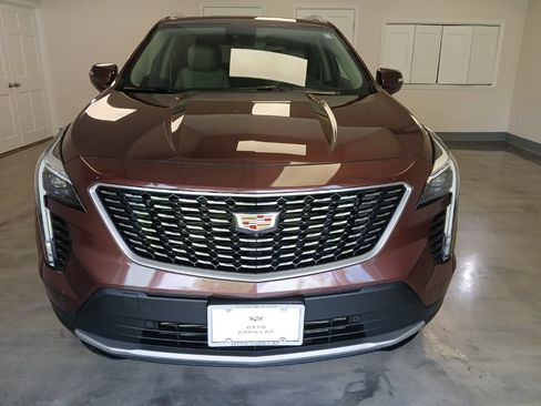 Used 2022 Cadillac XT4 Premium Luxury w/ Technology Package AWD/4WD image 6