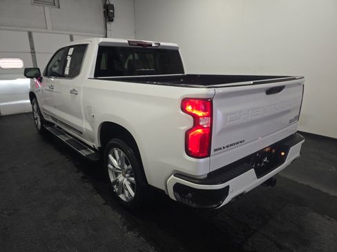 Used 2024 Chevrolet Silverado 1500 High Country w/ High Country Premium Package image 13