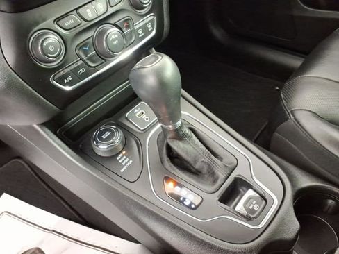 Used 2021 Jeep Cherokee Latitude Lux AWD/4WD image 23