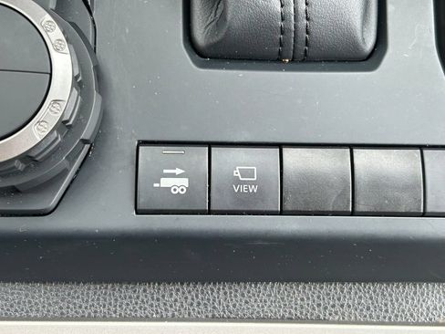 Used 2024 Toyota Tacoma Limited AWD/4WD image 29