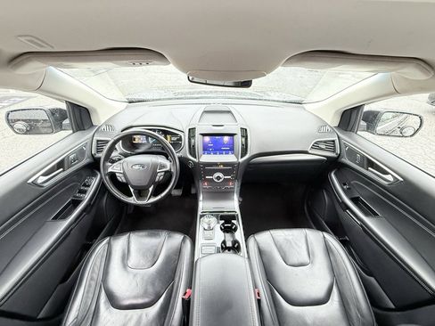 Used 2020 Ford Edge Titanium image 27