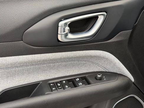 New 2026 Jeep Compass Latitude AWD/4WD image 12