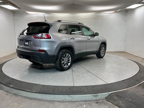 Used 2019 Jeep Cherokee Latitude Plus w/ Trailer Tow Group image 6