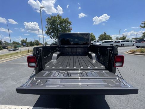 New 2025 Jeep Gladiator Sport image 30