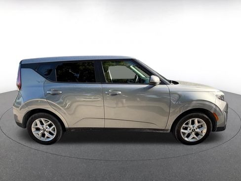 Used 2025 Kia Soul LX w/ LX Technology Package FWD image 18