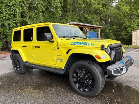 Used 2022 Jeep Wrangler Unlimited Sahara w/ Cold Weather Group AWD/4WD image 1
