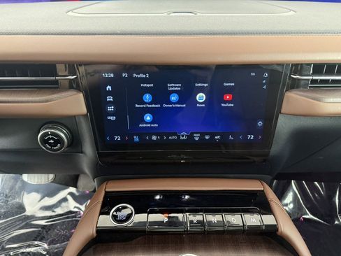 Used 2025 Lincoln Navigator L Reserve image 24