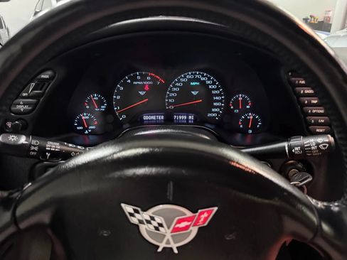 Used 2000 Chevrolet Corvette Coupe w/ Roof Pkg RWD image 12