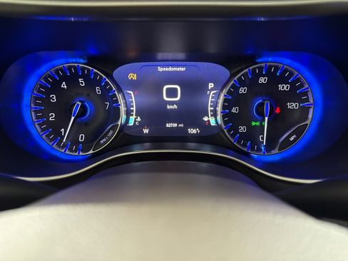 Used 2018 Chrysler Pacifica Touring-L Plus FWD image 14