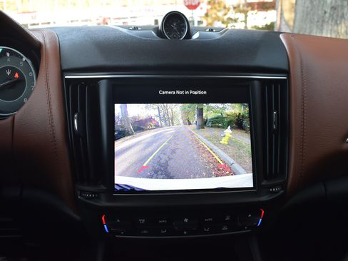 Used 2021 Maserati Levante AWD/4WD image 39
