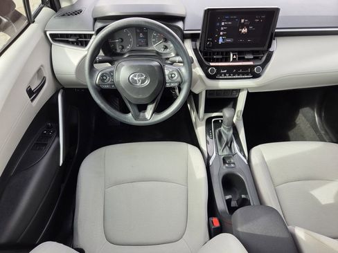 Used 2025 Toyota Corolla Cross L FWD image 13