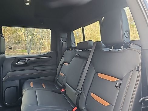 Used 2025 GMC Sierra 1500 AT4 w/ Technology Package image 15