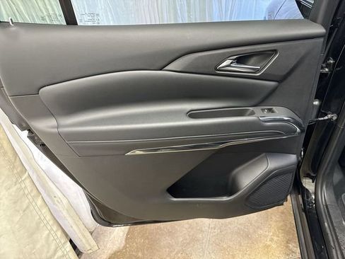 Certified 2025 Chevrolet Traverse LT FWD image 23