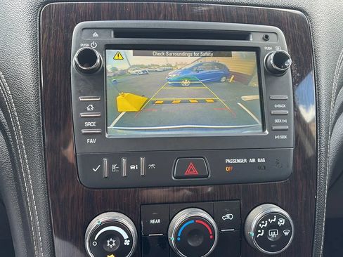 Used 2017 Chevrolet Traverse LT FWD image 28