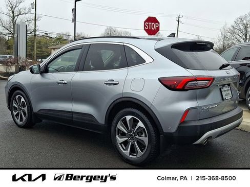 Used 2023 Ford Escape Platinum w/ Premium Technology Package image 8