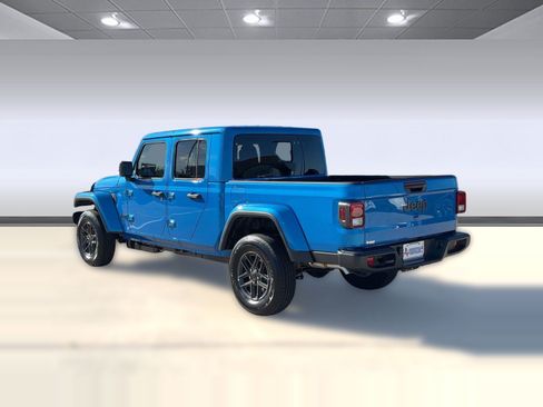 New 2026 Jeep Gladiator Sport AWD/4WD image 3