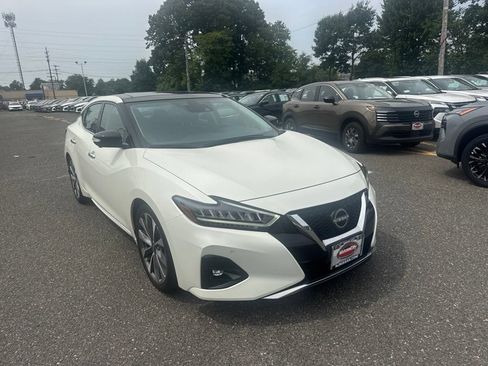 Used 2023 Nissan Maxima Platinum w/ Sport Mat Group FWD image 3