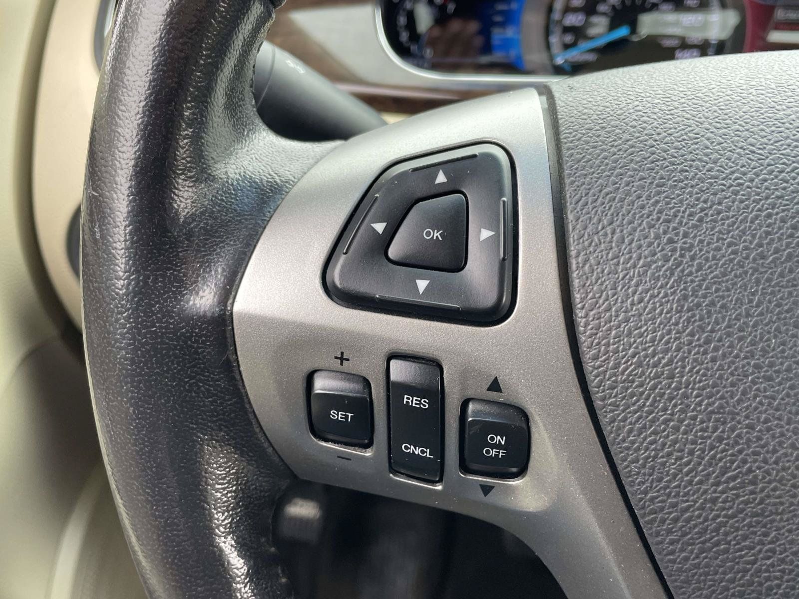 Used 2016 Ford Taurus Limited FWD image 10