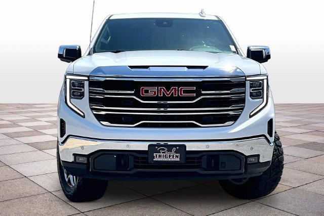 Used 2023 GMC Sierra 1500 SLT w/ SLT Premium Plus Package AWD/4WD image 3