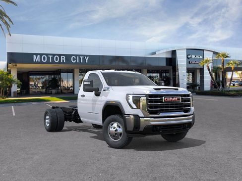New 2026 GMC Sierra 3500 Pro w/ Convenience Package image 9