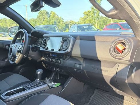 Used 2023 Toyota Tacoma TRD Sport AWD/4WD image 23