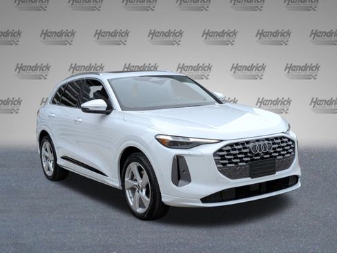 New 2025 Audi Q5 Prestige image 2