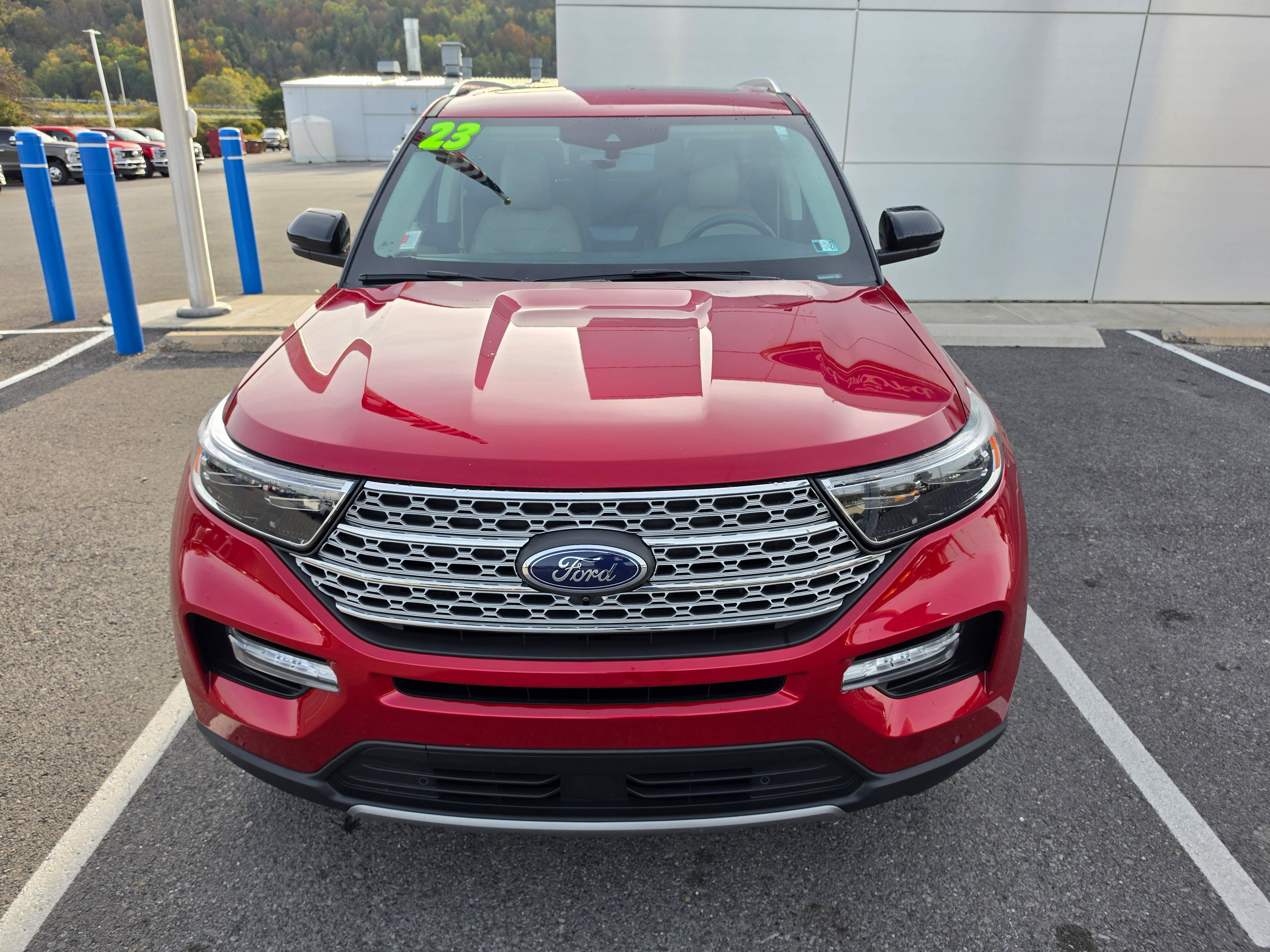 Used 2023 Ford Explorer Limited w/ Limited Technology Package AWD/4WD image 9