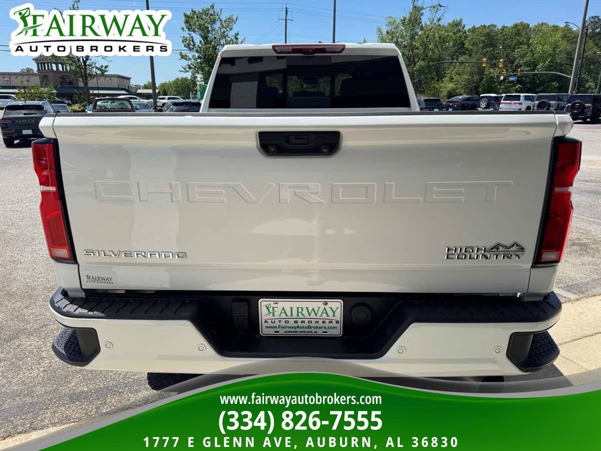 Used 2025 Chevrolet Silverado 2500 High Country w/ Technology Package AWD/4WD image 7